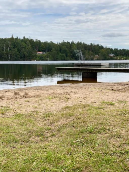 Mysigt Hus Med Natur & Jacuzzi I Olofstorp Gotenburg Buitenkant foto