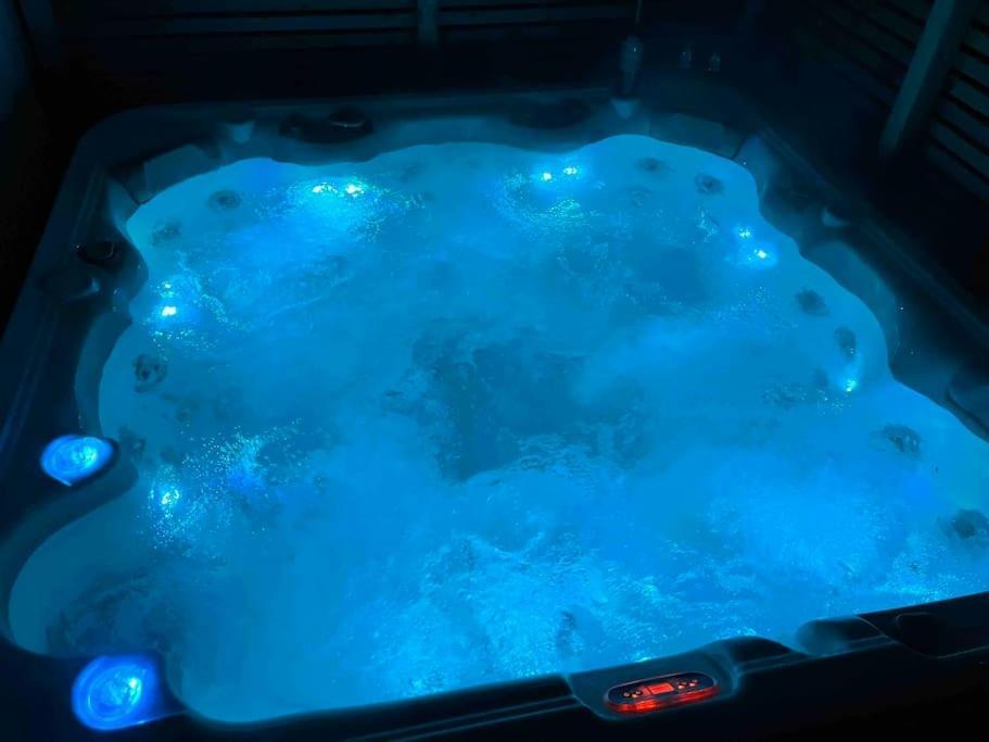 Mysigt Hus Med Natur & Jacuzzi I Olofstorp Gotenburg Buitenkant foto