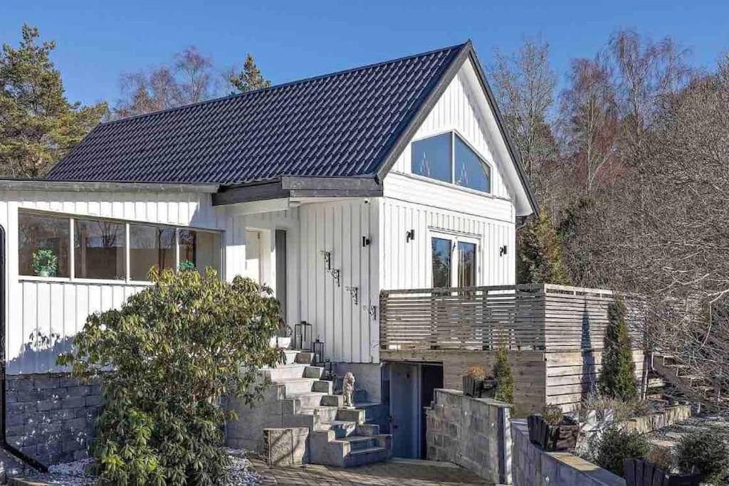 Mysigt Hus Med Natur & Jacuzzi I Olofstorp Gotenburg Buitenkant foto